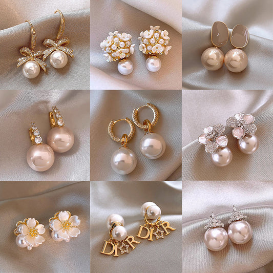Lady's Light Luxury Pearl Earrings